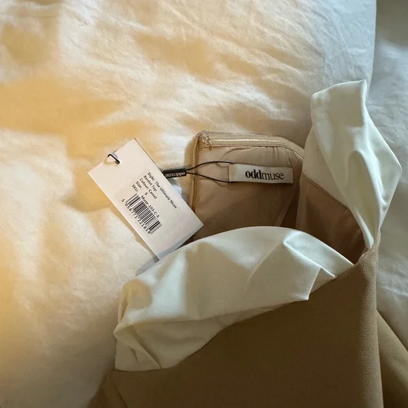 Odd Muse London Elegant Tan and White Strapless - Picture 9 of 11